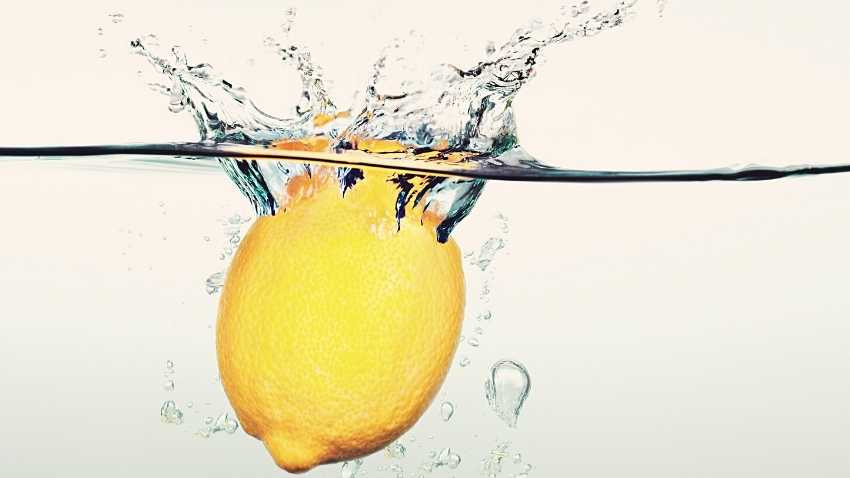 Agua con limón: beneficios y cómo tomarlo